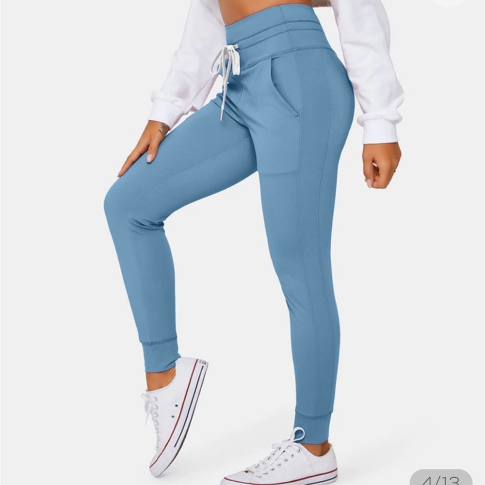 Halara Joggers